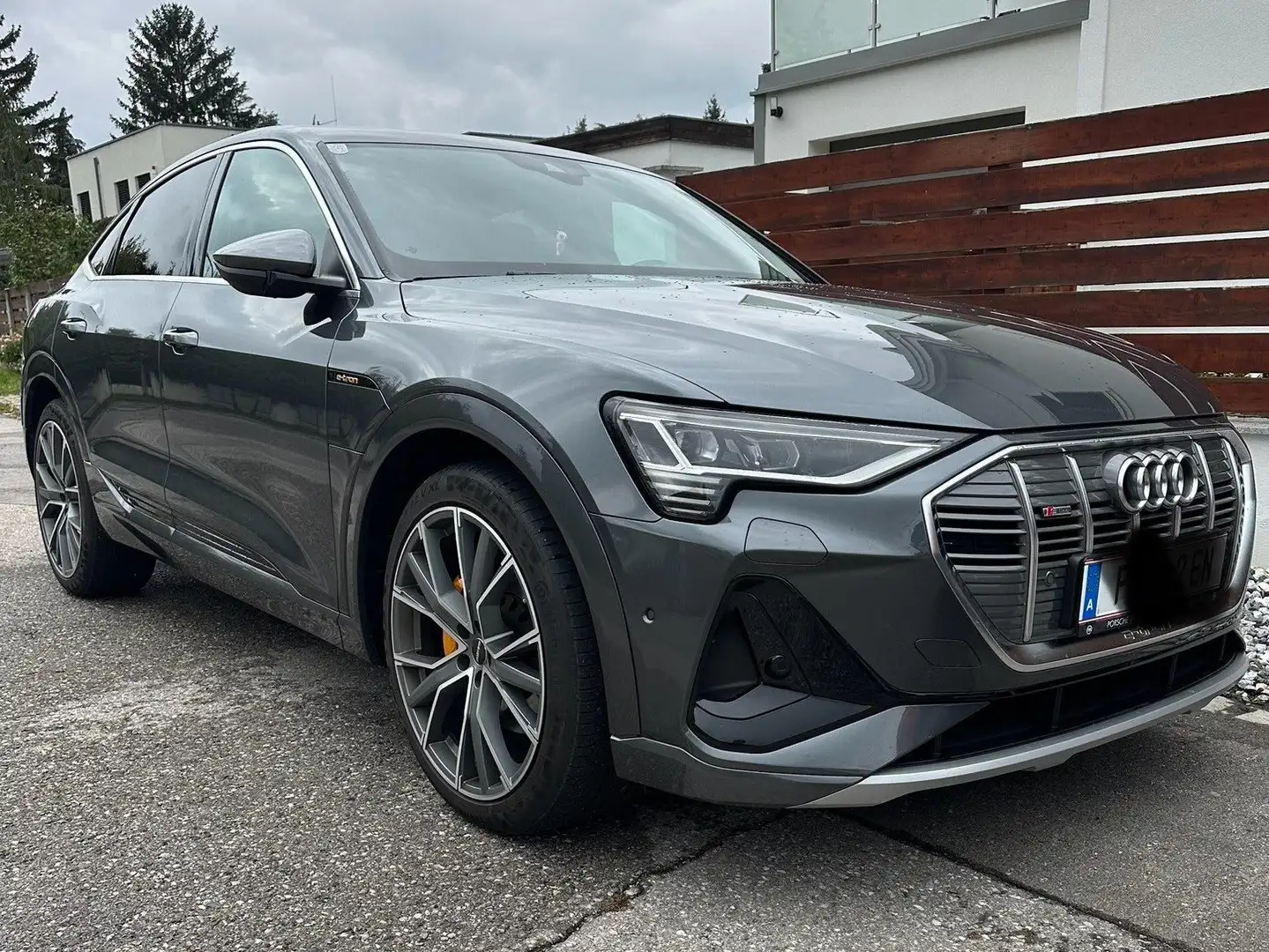Audi e-tron e-tron SB 55 quattro 95kWh S-line S-line Grau - 1