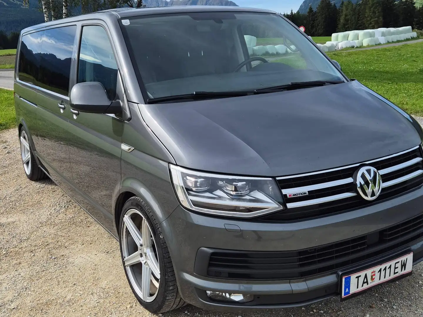Volkswagen T6 Multivan VW T6 Multivan LR 204 PS 4MOTION DSG – Leder/Alcantara – TOP OPTIK Grau - 2