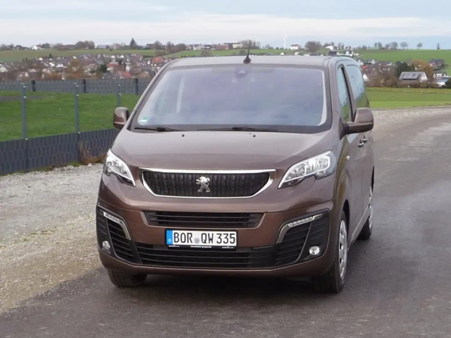 Peugeot Traveller 2.0 BlueHDi 150 L1 Business AHK Standheizung Bruin - 2