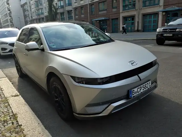 Hyundai IONIQ 5 Uniq*4WD*BOSE*GARANTIE*72kWh*Relax*360