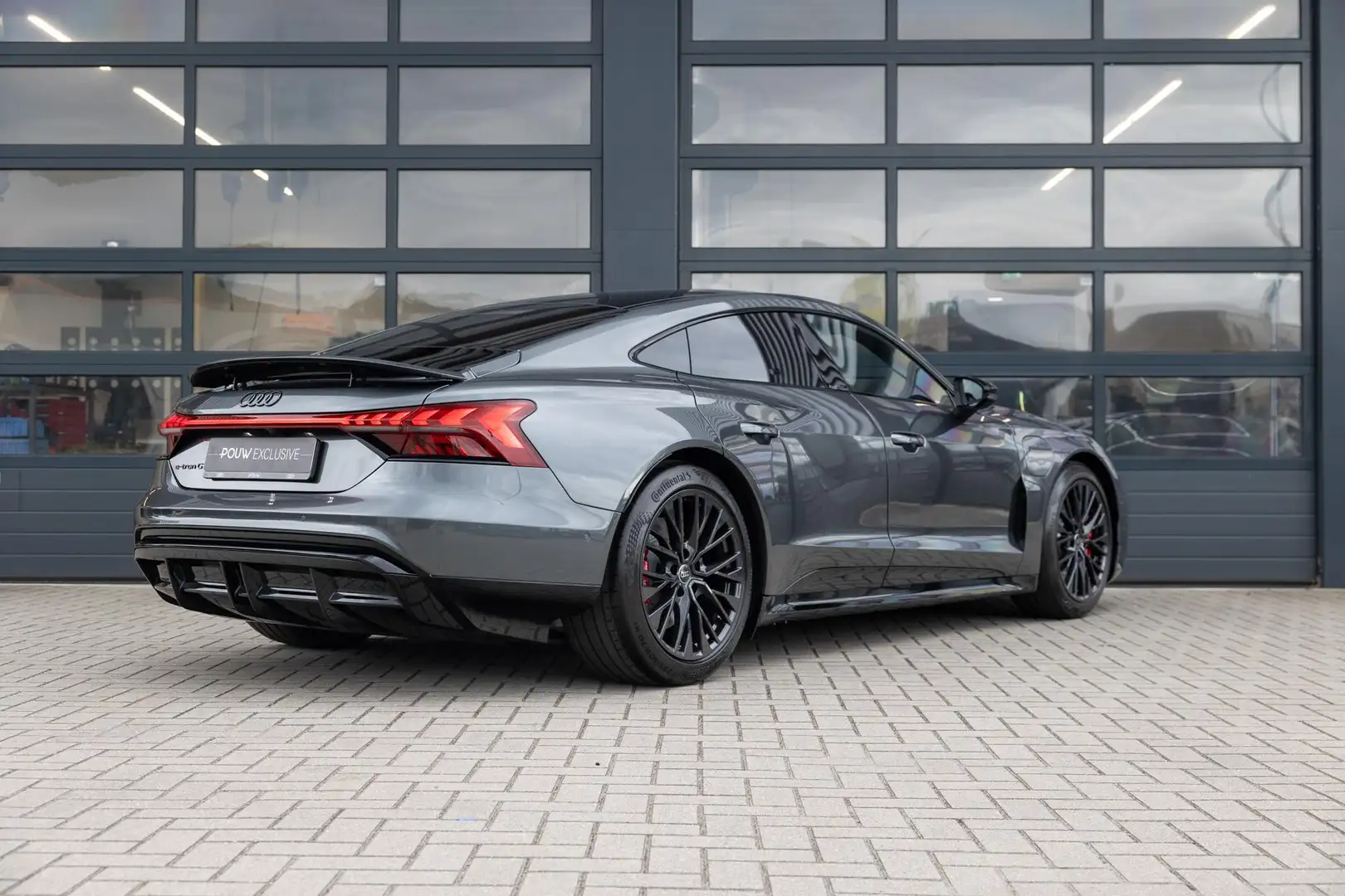 Audi e-tron GT e-tron GT 503pk | Achterasbesturing | Panoramadak Gris - 2