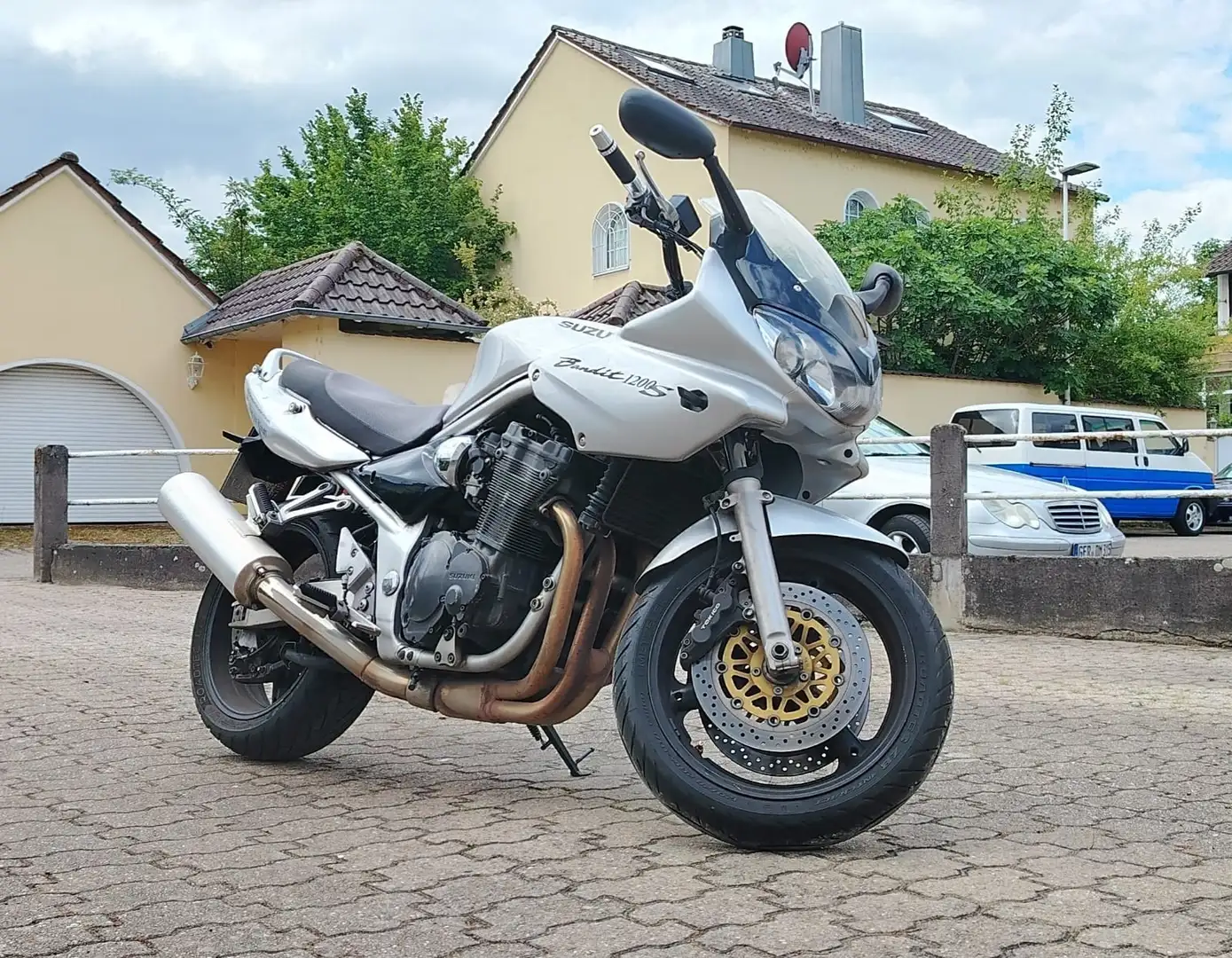 Suzuki Bandit 1200 Heizgriffe, Lenkererhöhung, Stahlflex Bremsleitung Argent - 1