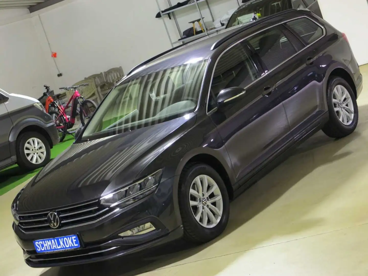 Volkswagen Passat Variant 2.0 TDI SCR DSG7 Business Navi Grijs - 2