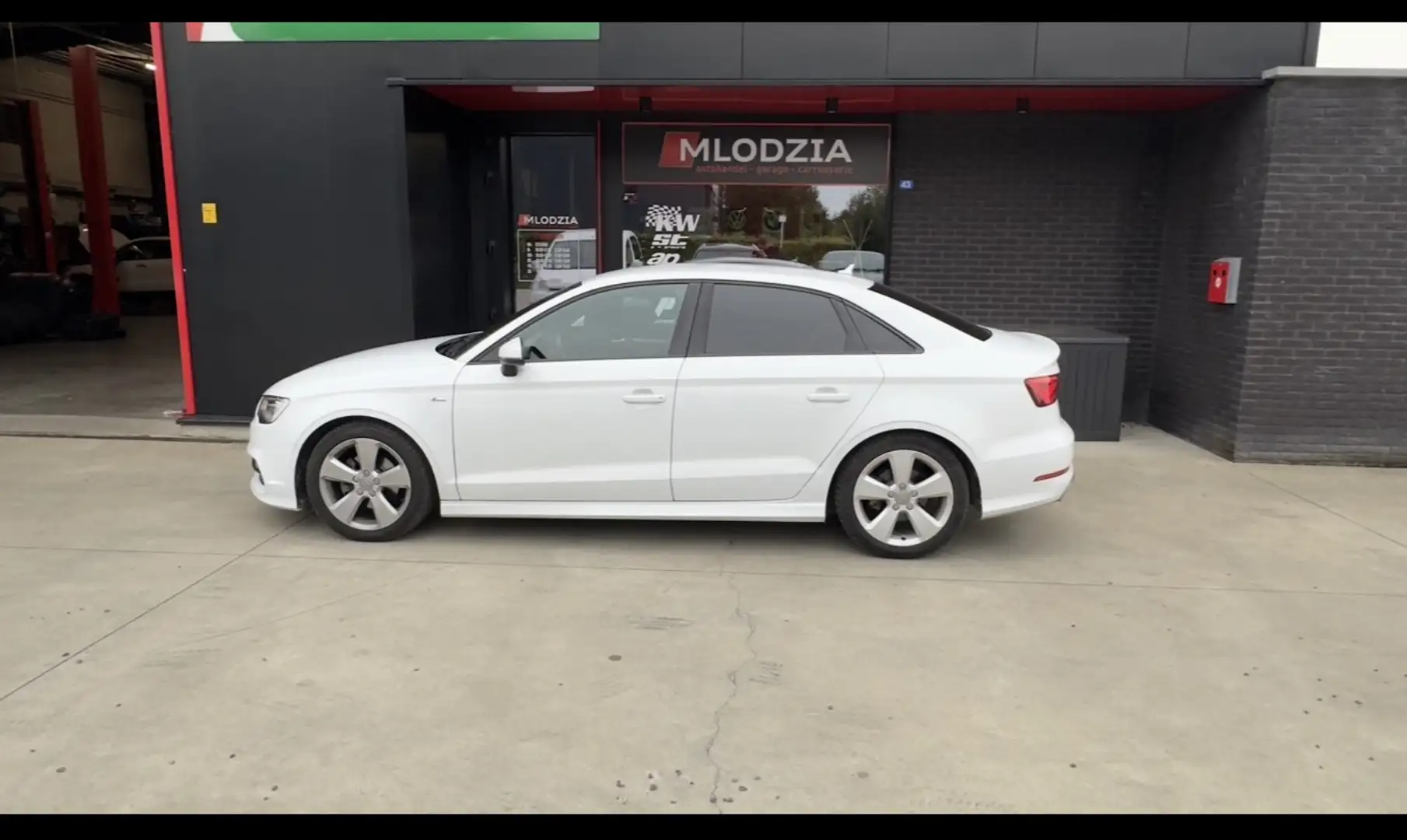 Audi A3 1.4 TFSI LIMO S3 look TUNED Vmaxx + 19” ROTORS Wit - 2