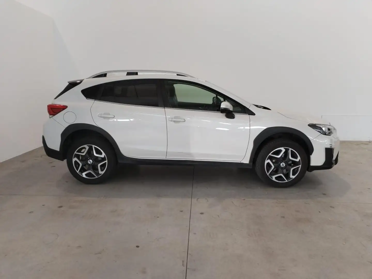 Subaru XV 2.0i Premium lineartronic Bílá - 2
