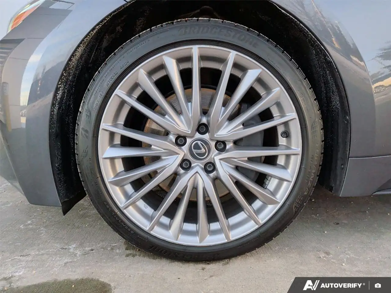 Lexus IS снимка Lexus IS