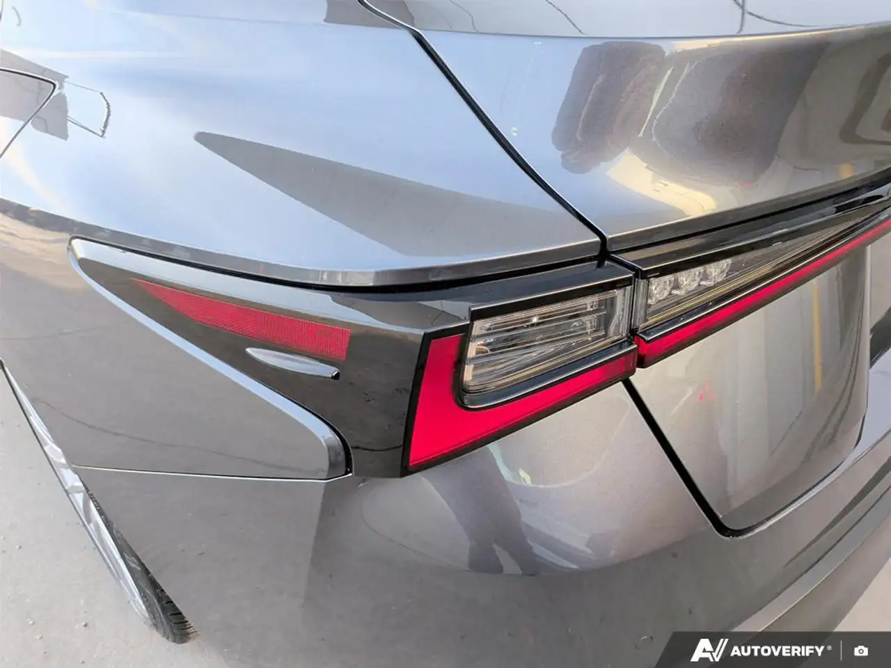 Lexus IS снимка Lexus IS