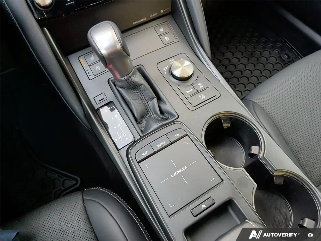 Lexus IS снимка Lexus IS