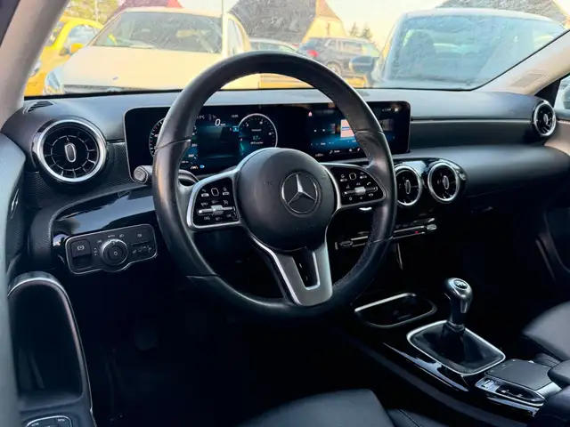 Mercedes-Benz A view 9