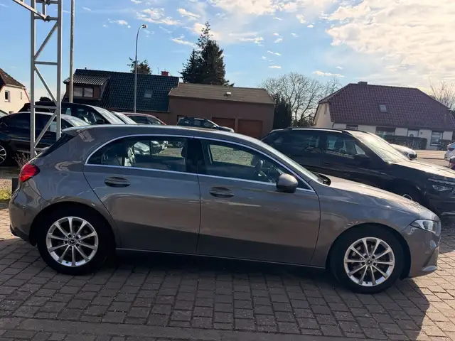 Mercedes-Benz A view 7