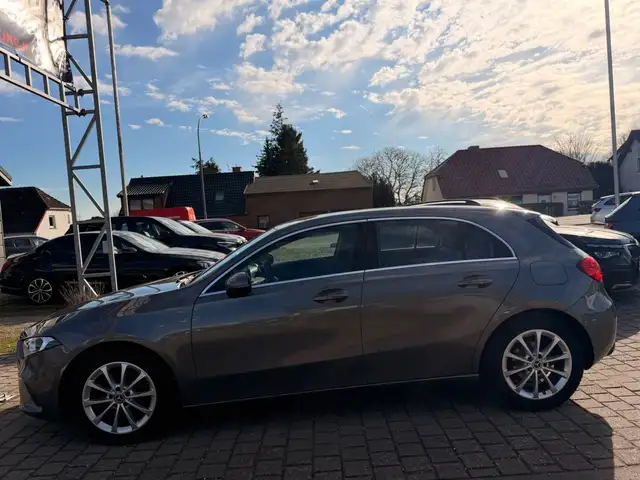Mercedes-Benz A view 4