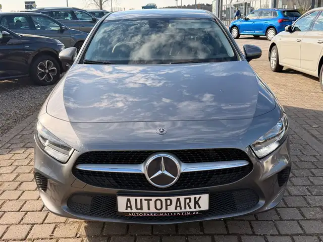 Mercedes-Benz A view 2