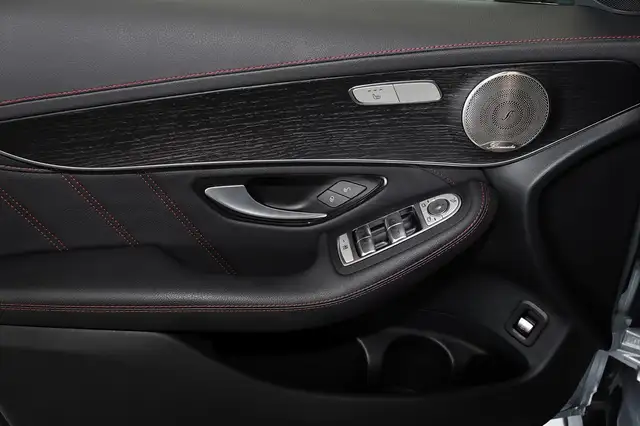 Mercedes-Benz GLC view 13