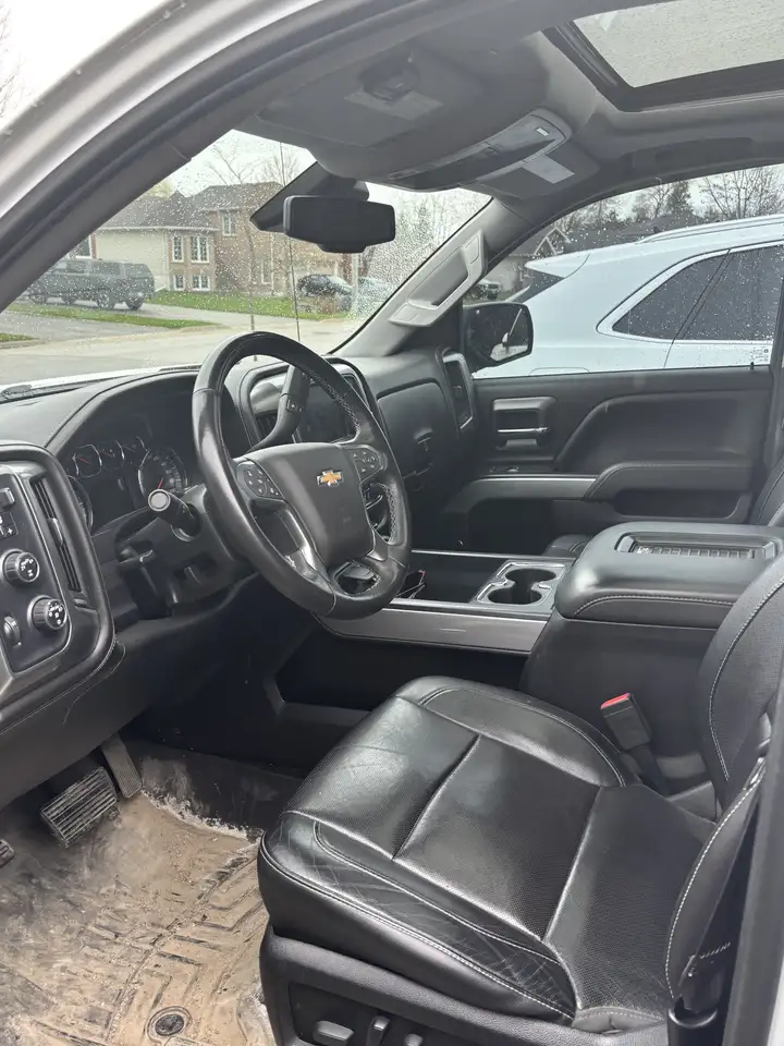 Chevrolet Silverado 1500 снимка Chevrolet Silverado 1500