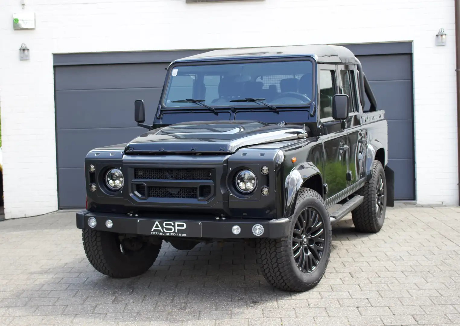 Land Rover Defender Defender 110 DCPU 2.2 D | KAHN | 2015 Noir - 1