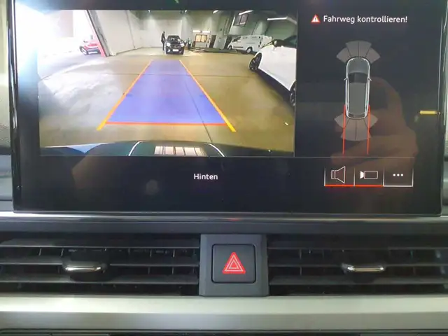 Audi A4 view 16