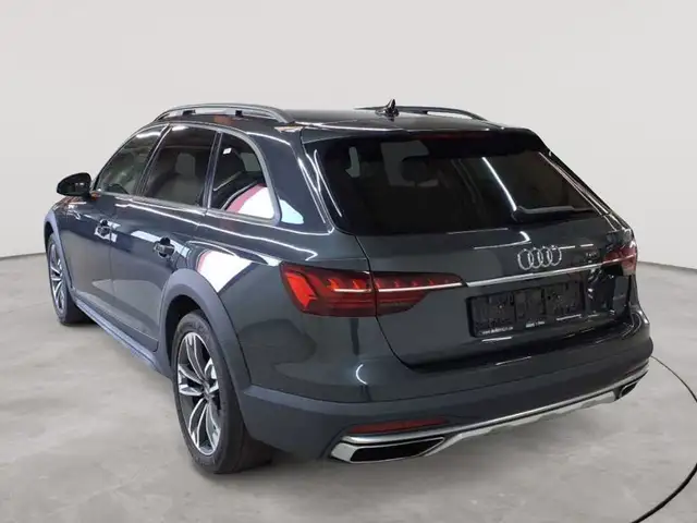 Audi A4 view 5