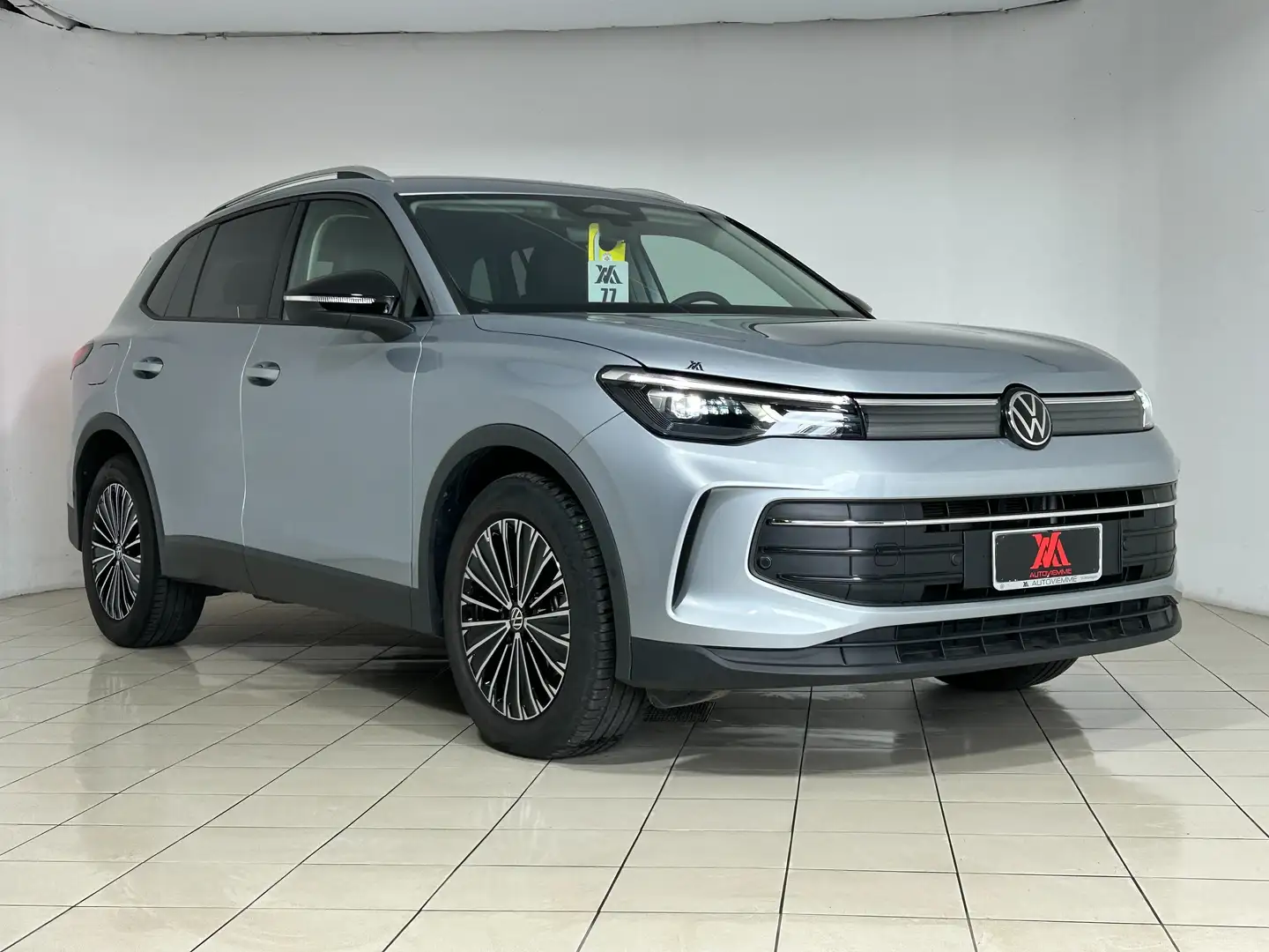 Volkswagen Tiguan Life 1.5 150cv DSG + Retrocamera + Baule elettrico Argento - 2