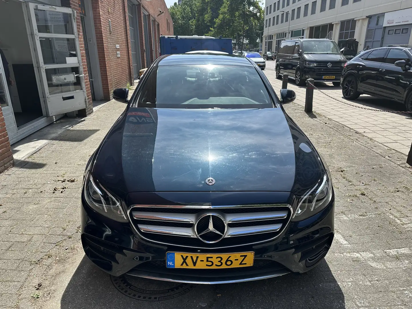 Mercedes-Benz E 220 Business Sol. AMG Groen - 1