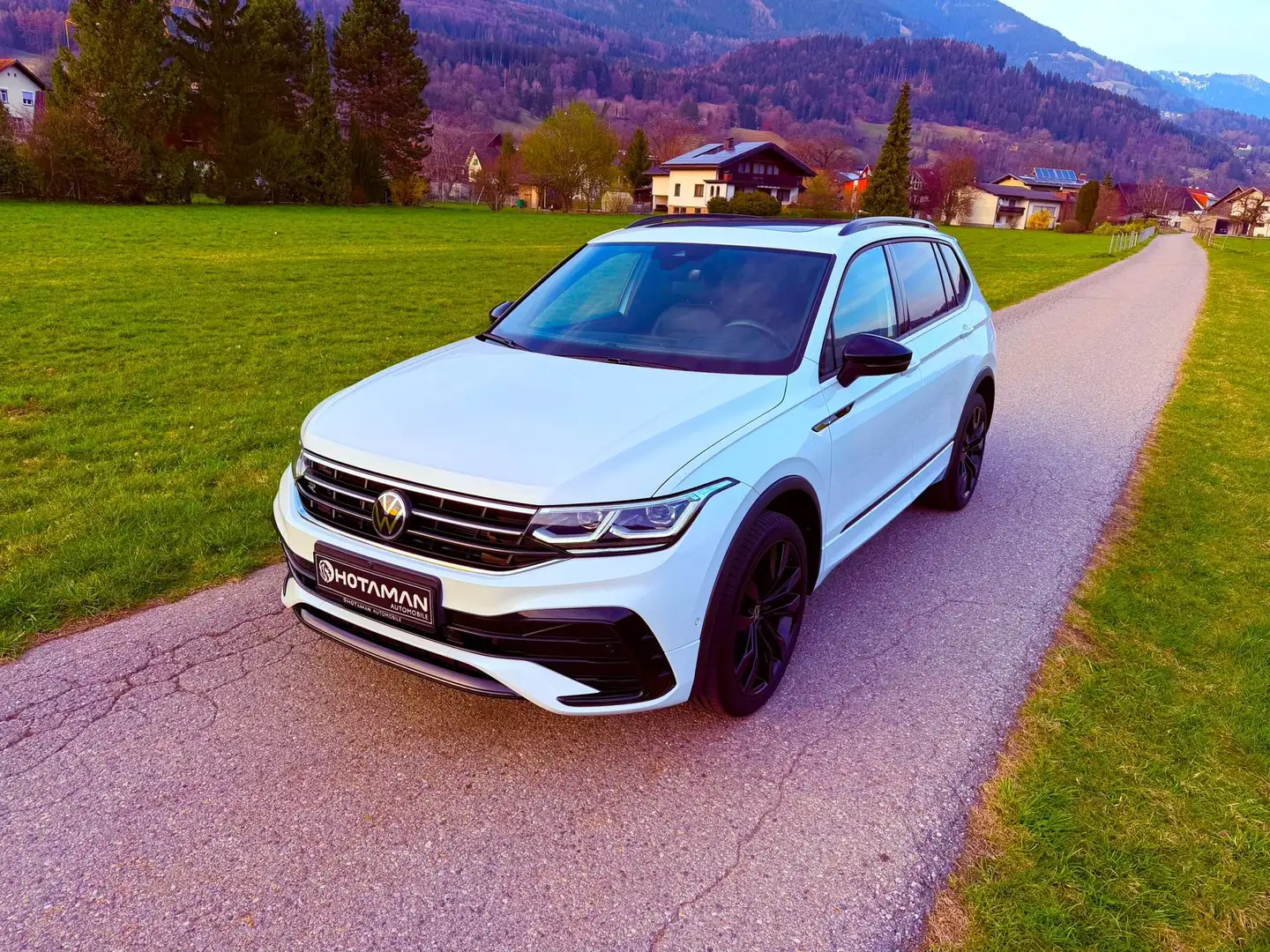Volkswagen Tiguan Allspace 2.0 TDI 4Motion DSG R-Line AHK Standh. Sitzb. Pano Weiß - 1