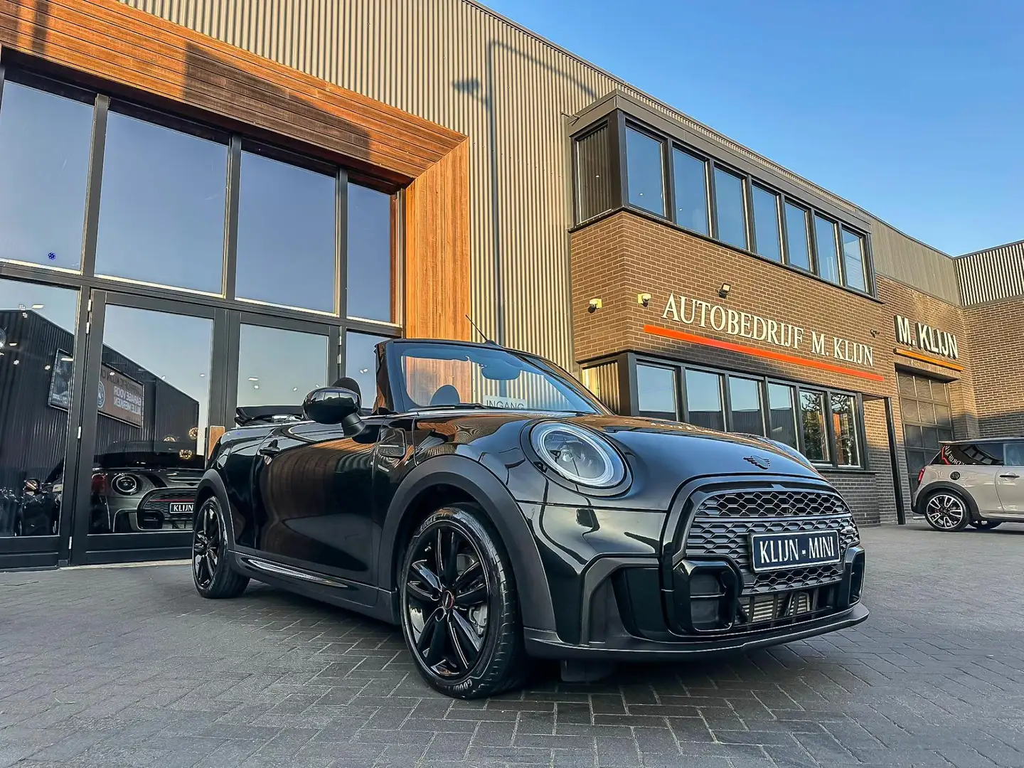 MINI John Cooper Works Cabrio Mini 1.5 Cooper Aut/Jcw stoelen/Apple Carplay/Led/ Noir - 1