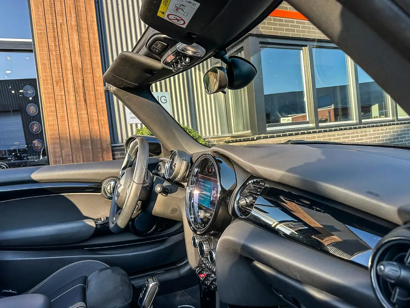 MINI John Cooper Works Cabrio Mini 1.5 Cooper Aut/Jcw stoelen/Apple Carplay/Led/ Noir - 2