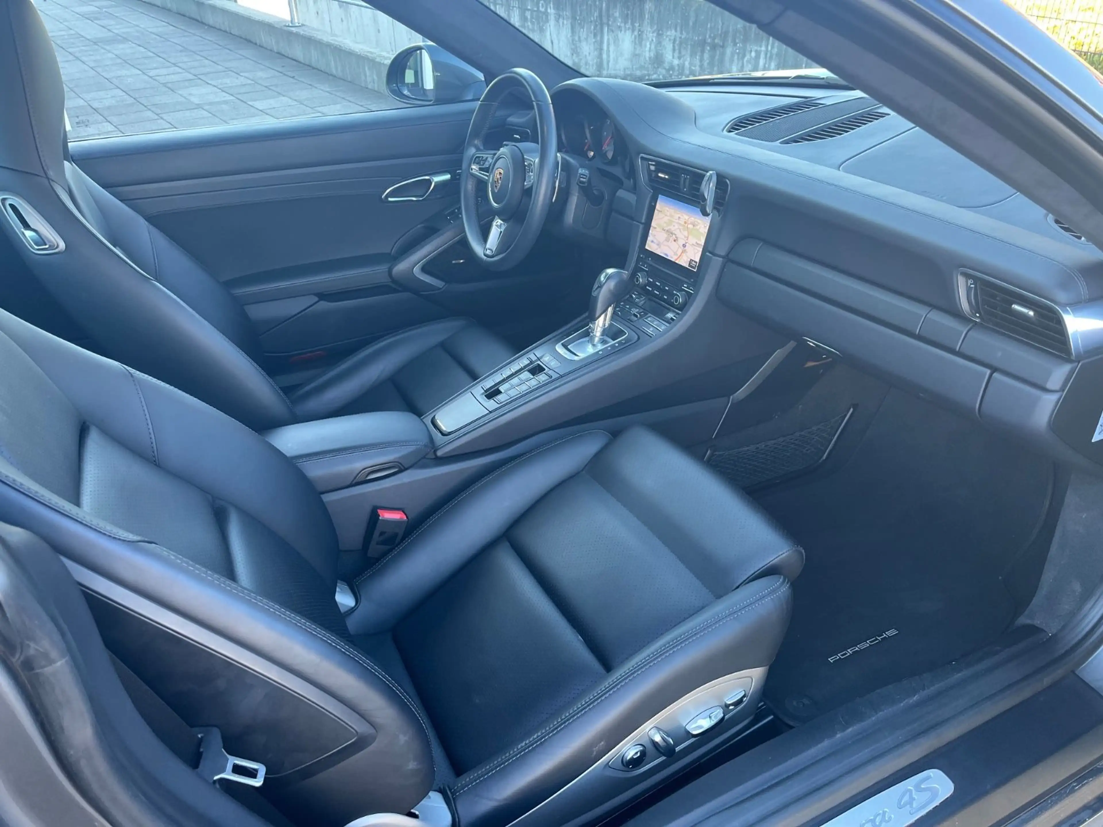 Porsche 991 911 Carrera 4S Vierradlenkung el Sitze 14 Wege — photo 13