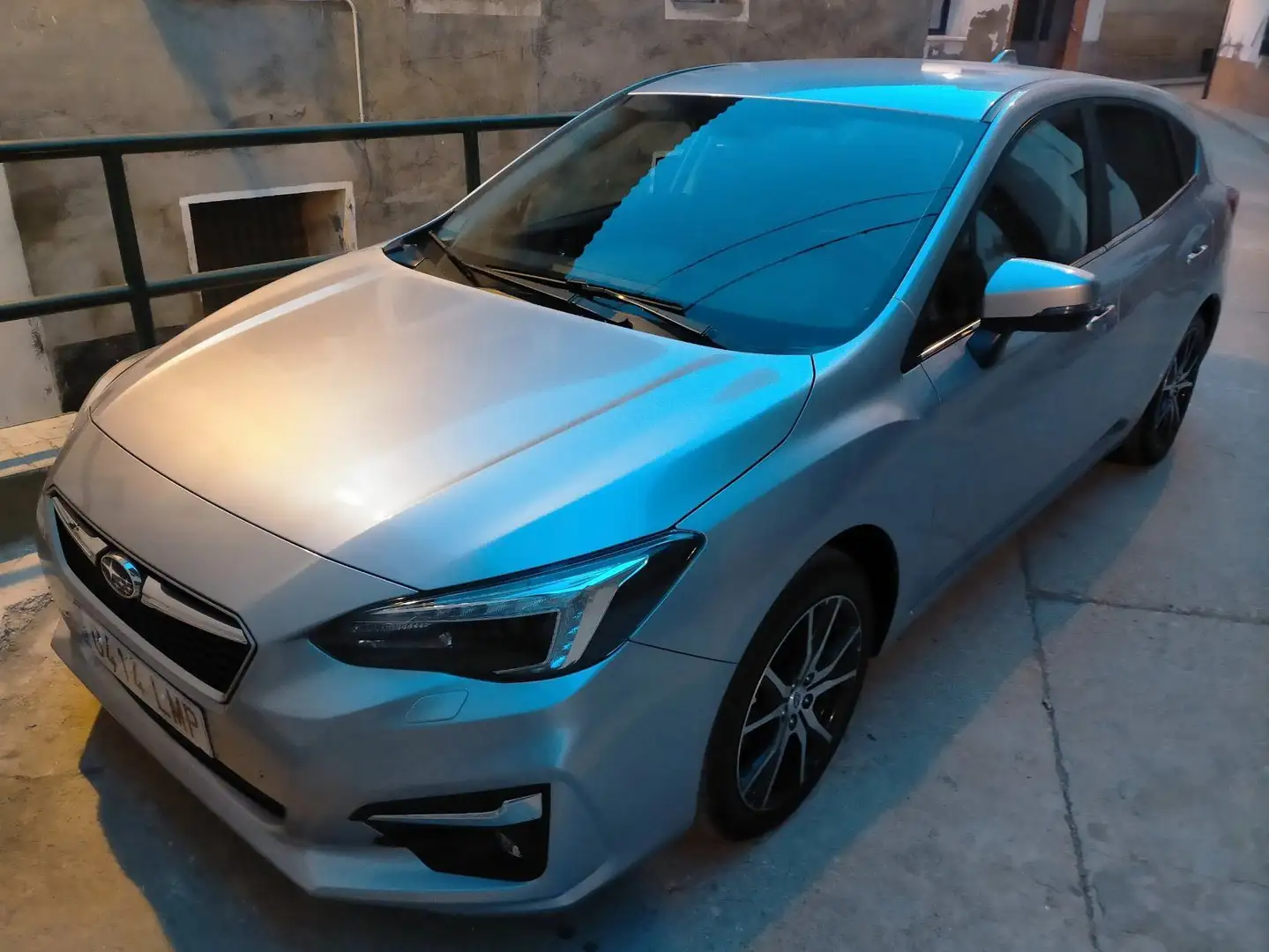 Subaru Impreza Impreza 1.6 Executive Lineartronic Executive Stříbrná - 1