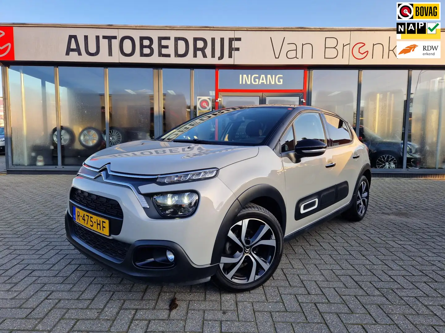 Citroen C3 1.2 PureTech Shine | Keyless | Stoelverwarming | C Gris - 1