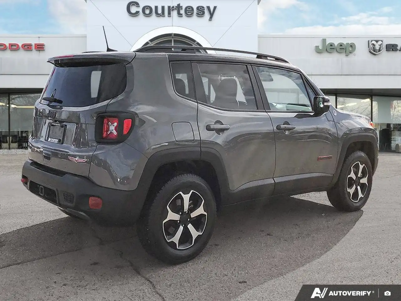 Jeep Renegade снимка Jeep Renegade