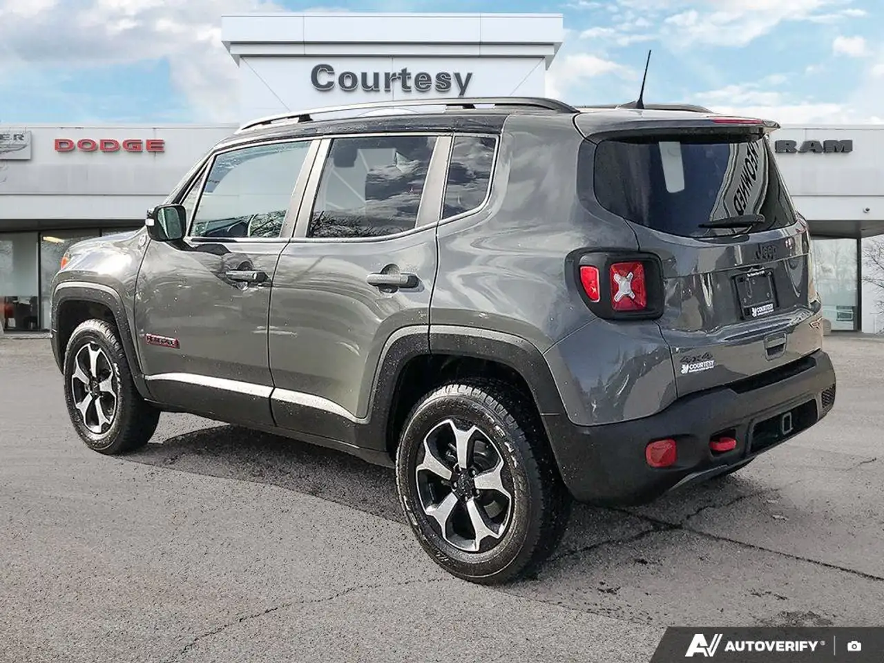 Jeep Renegade снимка Jeep Renegade