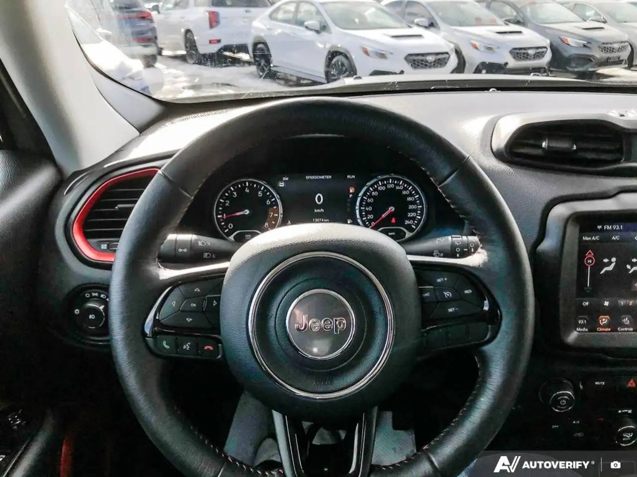Jeep Renegade снимка Jeep Renegade