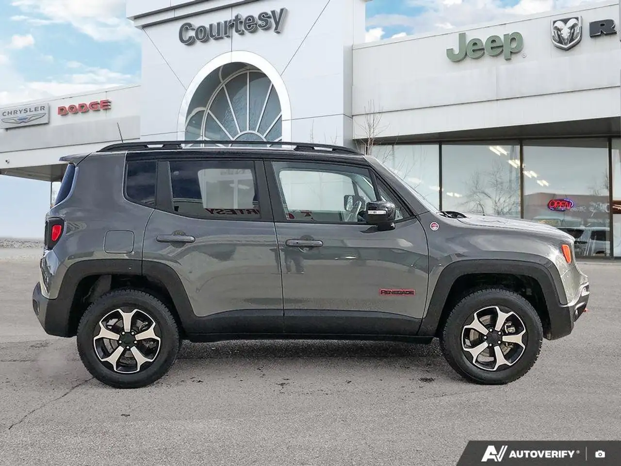 Jeep Renegade снимка Jeep Renegade