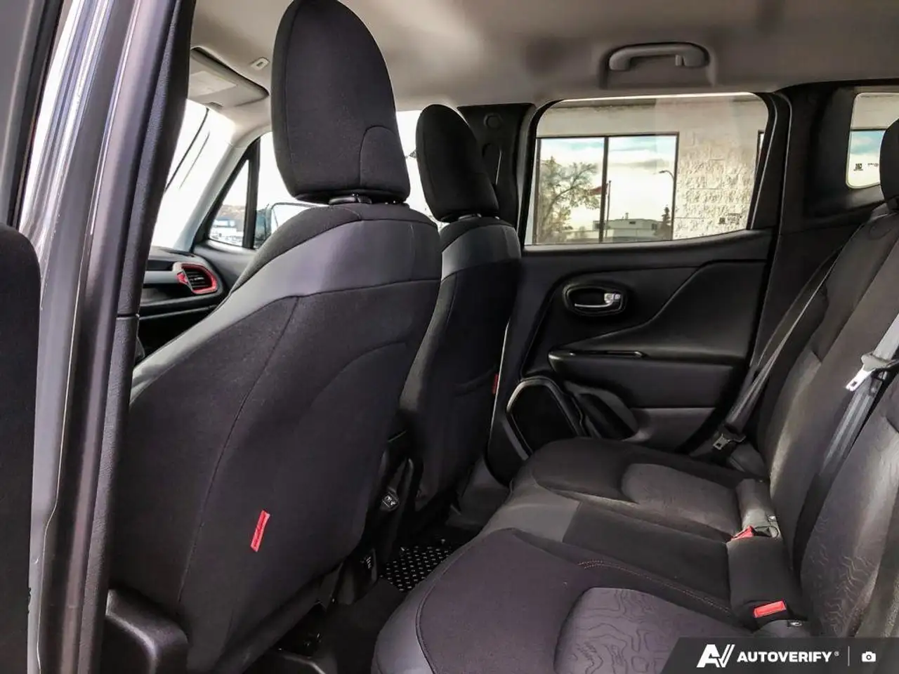 Jeep Renegade снимка Jeep Renegade