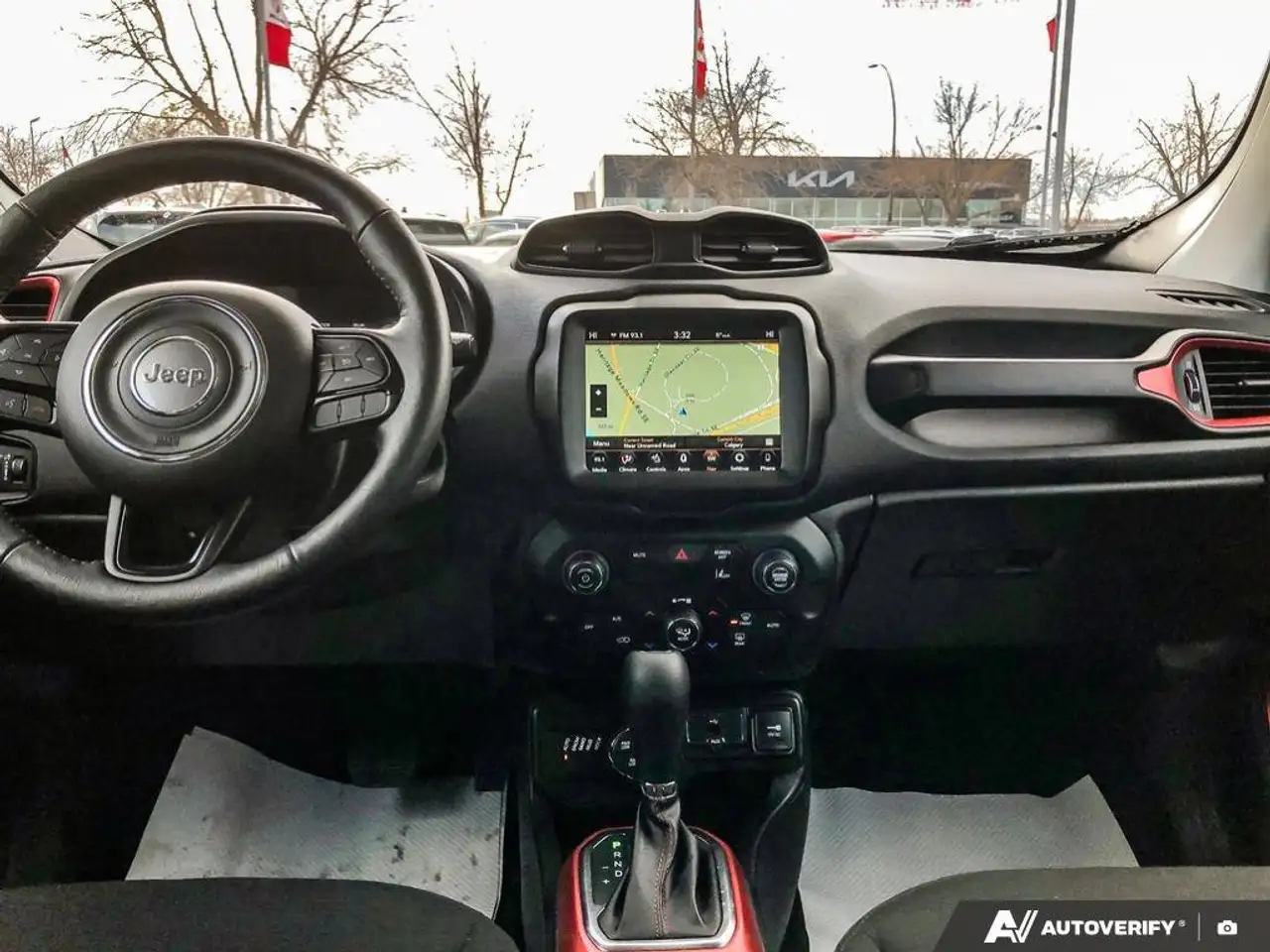 Jeep Renegade снимка Jeep Renegade