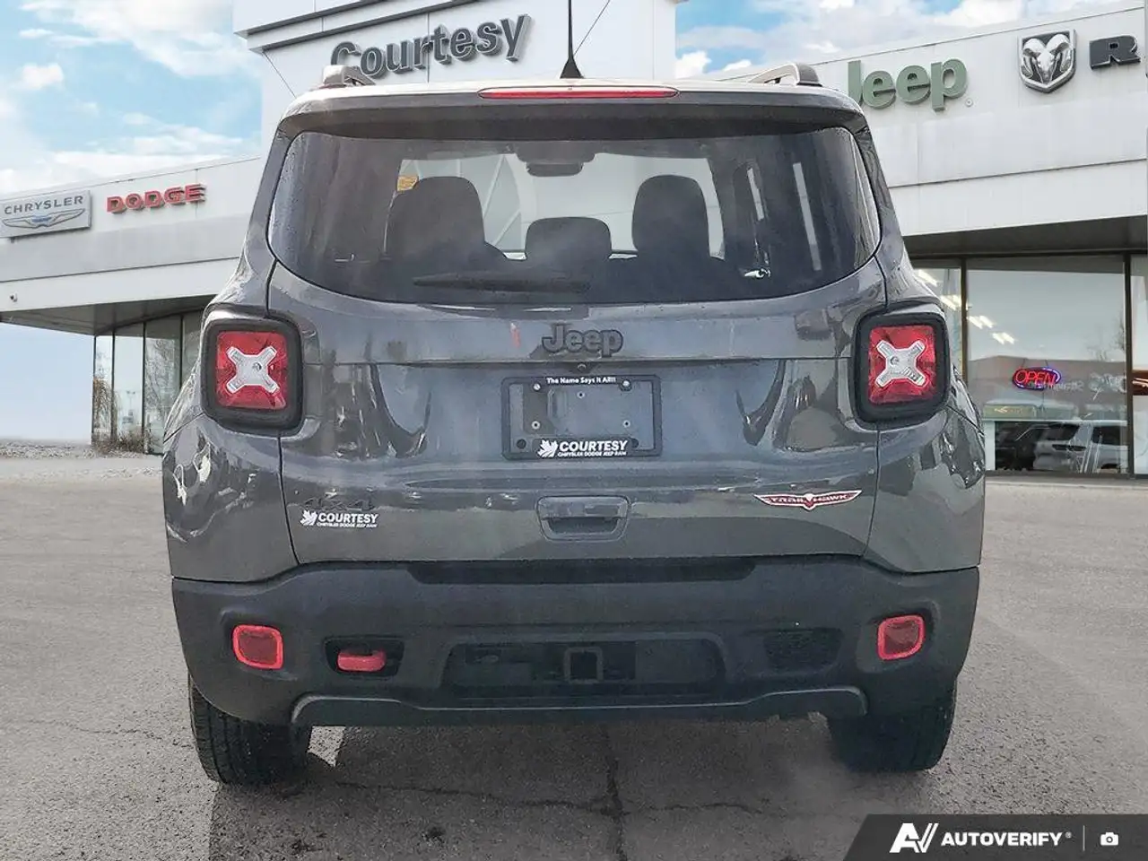 Jeep Renegade снимка Jeep Renegade