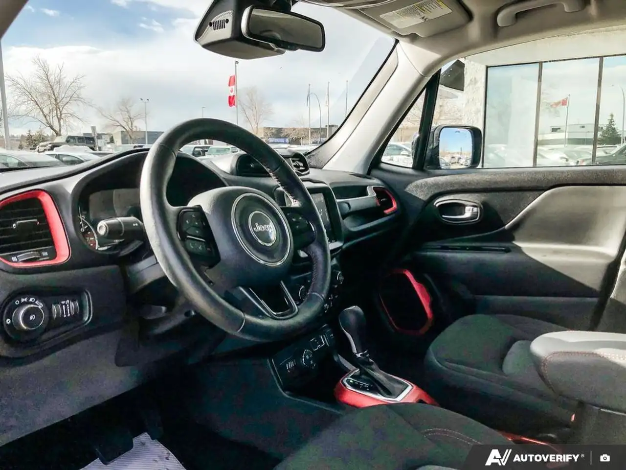 Jeep Renegade снимка Jeep Renegade