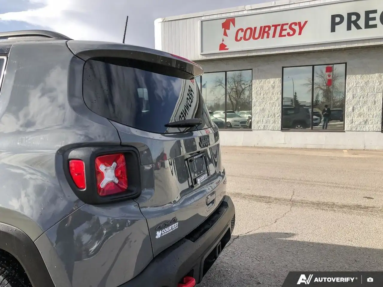 Jeep Renegade снимка Jeep Renegade
