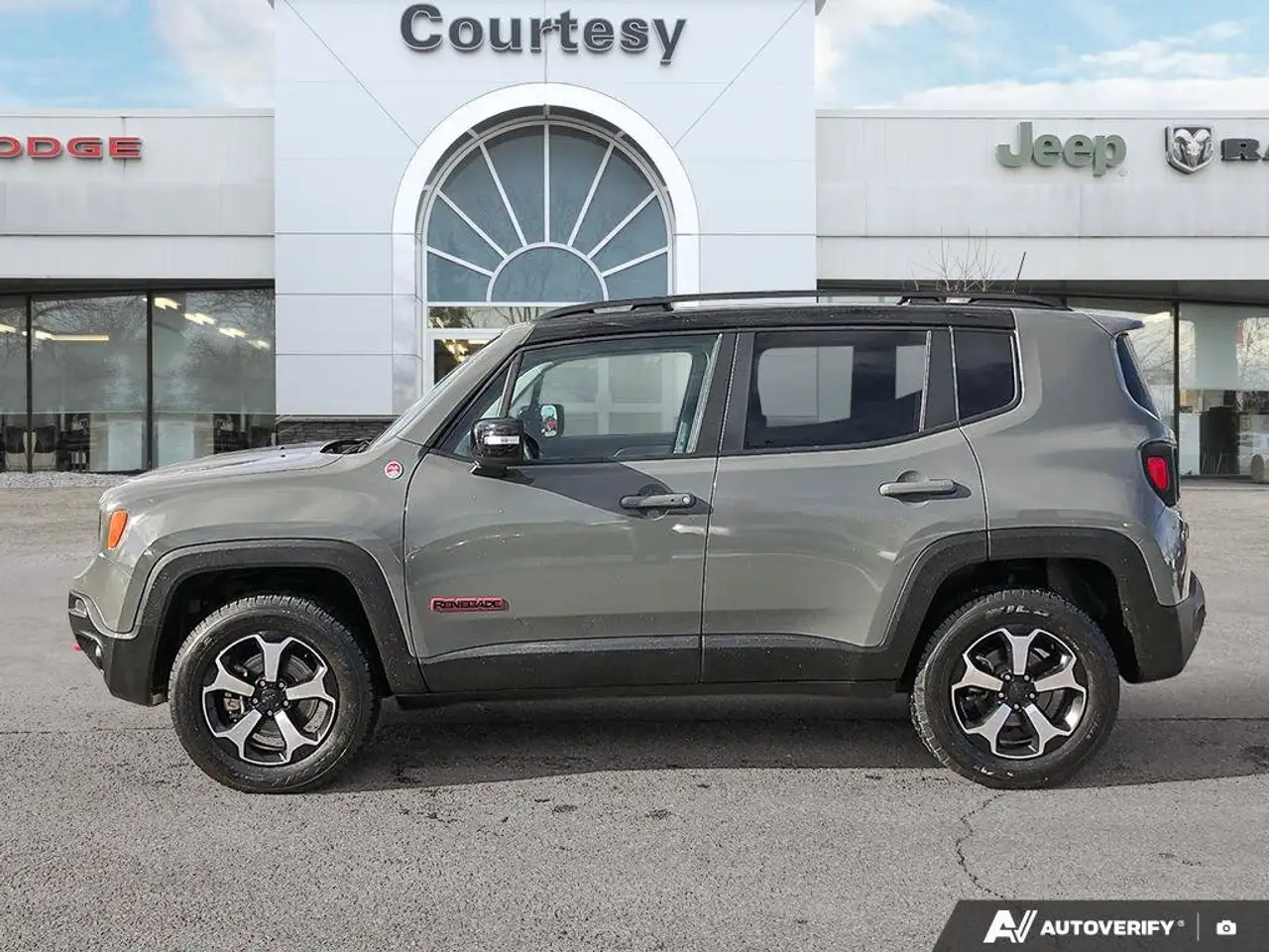 Jeep Renegade снимка Jeep Renegade