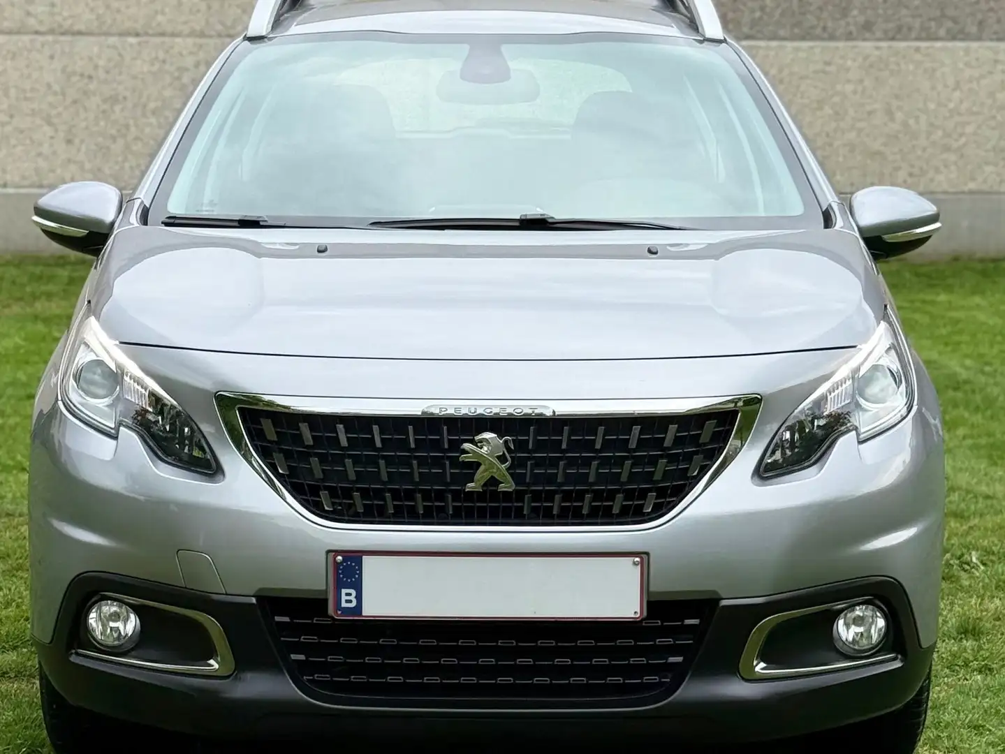 Peugeot 2008 1.2 PureTech Allure S Gris - 2