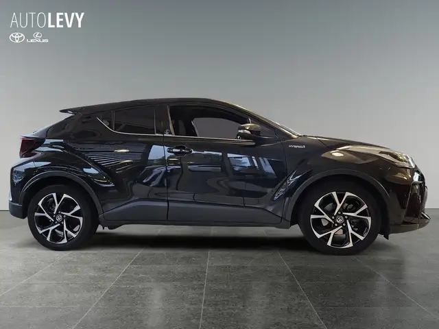 Toyota C-HR view 3
