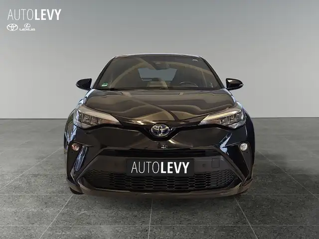 Toyota C-HR view 4