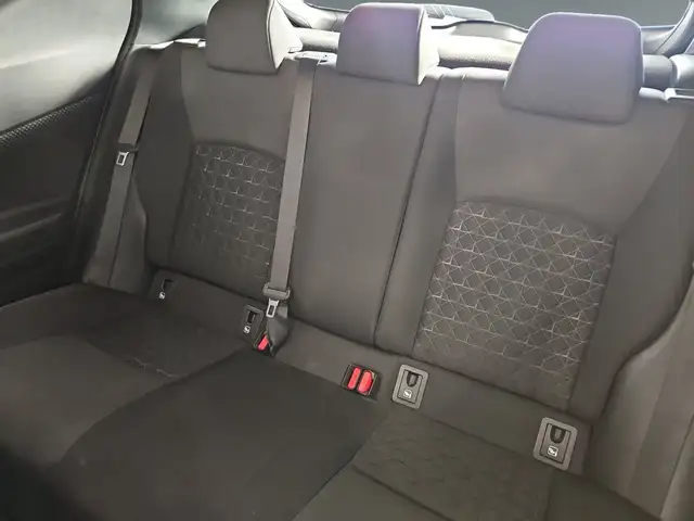 Toyota C-HR view 9
