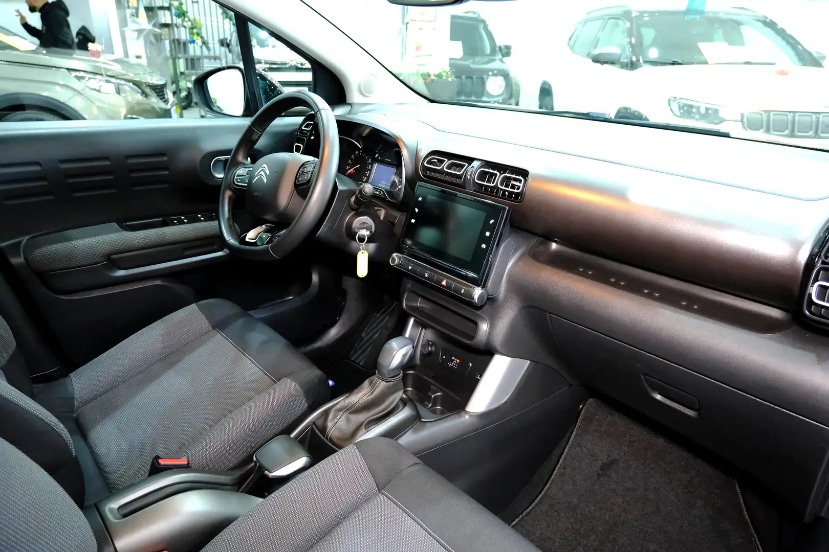 Citroen C3 Aircross 1200T 130cv SHINE EAT6 Gris - 2