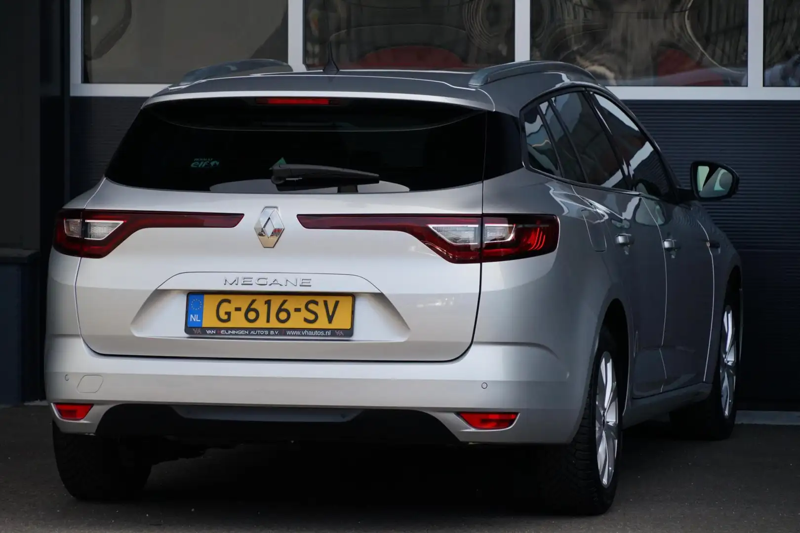 Renault Megane Estate 1.3 TCe Limited, aut. keyless, CarPlay Grigio - 2