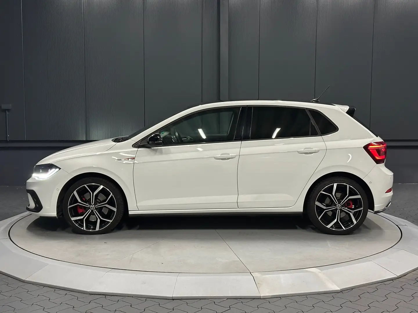 Volkswagen Polo GTI *18Zoll*Design-Paket*KAMERA*IQ.Drive*DigCock*NAVI* Weiß - 2