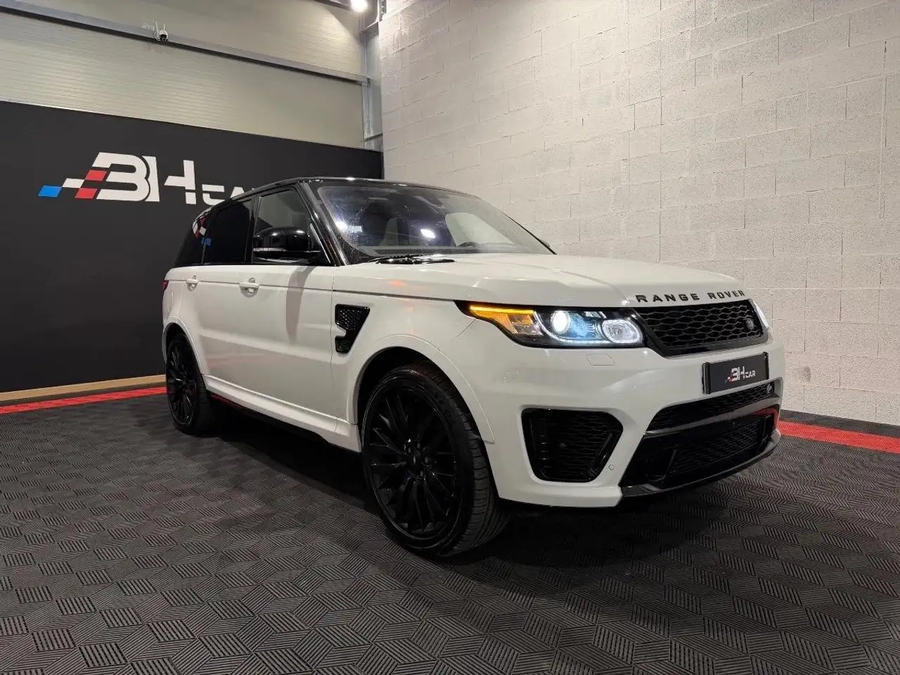 Land Rover Range Rover Sport 5.0 550 SUPERCHARGED SVR CARBON EDITION 4WD BVA — photo 1 of 40