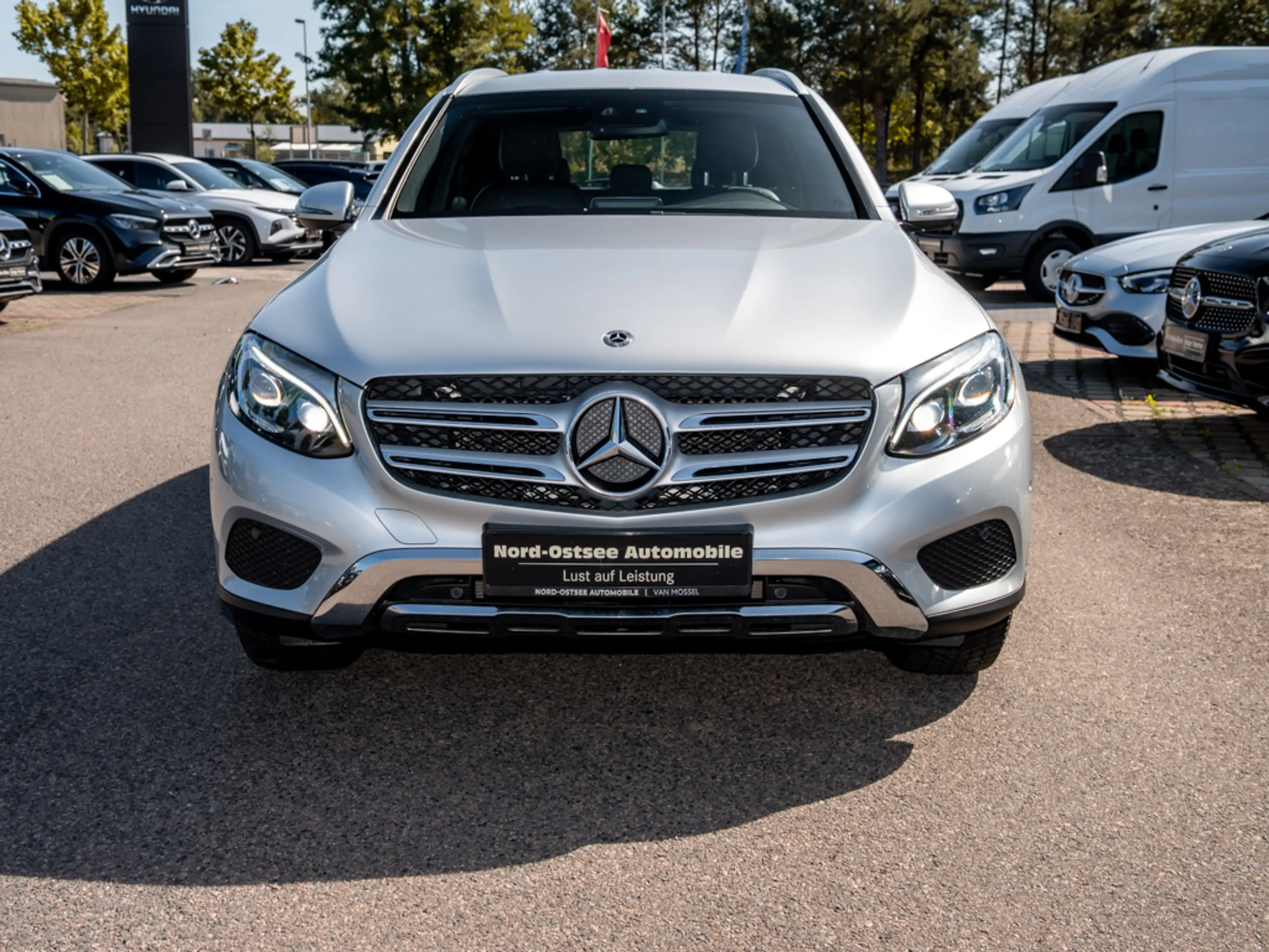 Mercedes-Benz GLC 250 d 4M TEMPO AHK KAMERA LED SHZ — photo 3