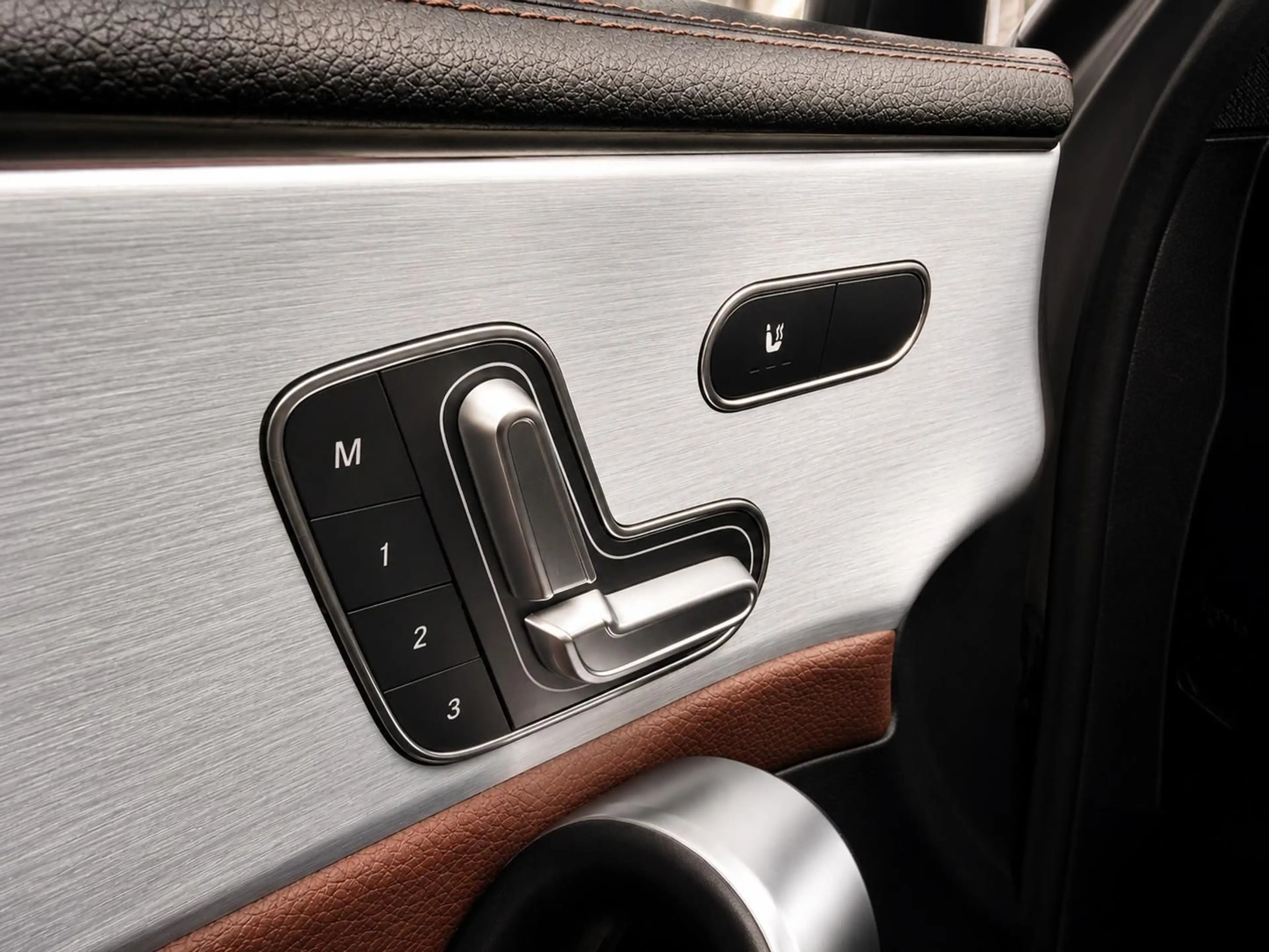 Mercedes-Benz A 35 AMG 4M/Burmest/ 360° /HuD/Performance Sitze — photo 15