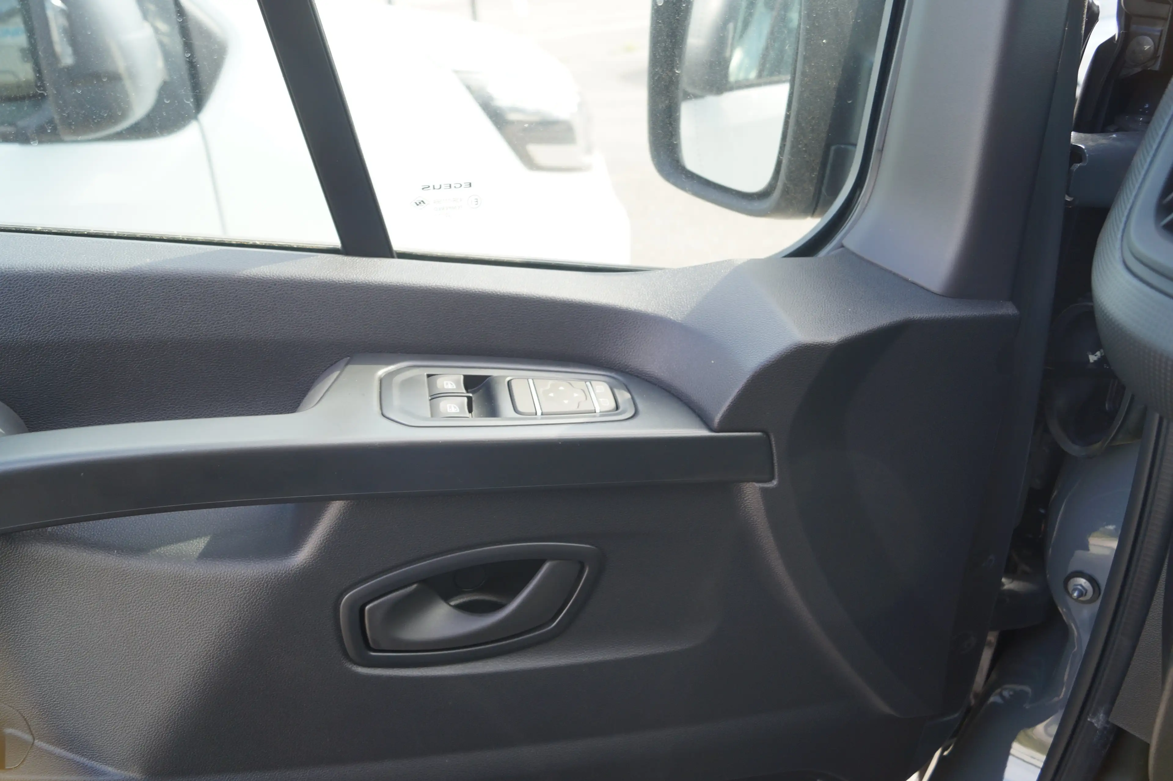 Nissan Primastar L2H1 Acenta — photo 9